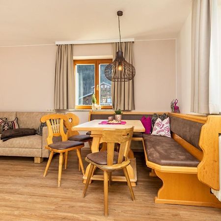 Herzerl-Chalet Appartements Флахау Екстериор снимка