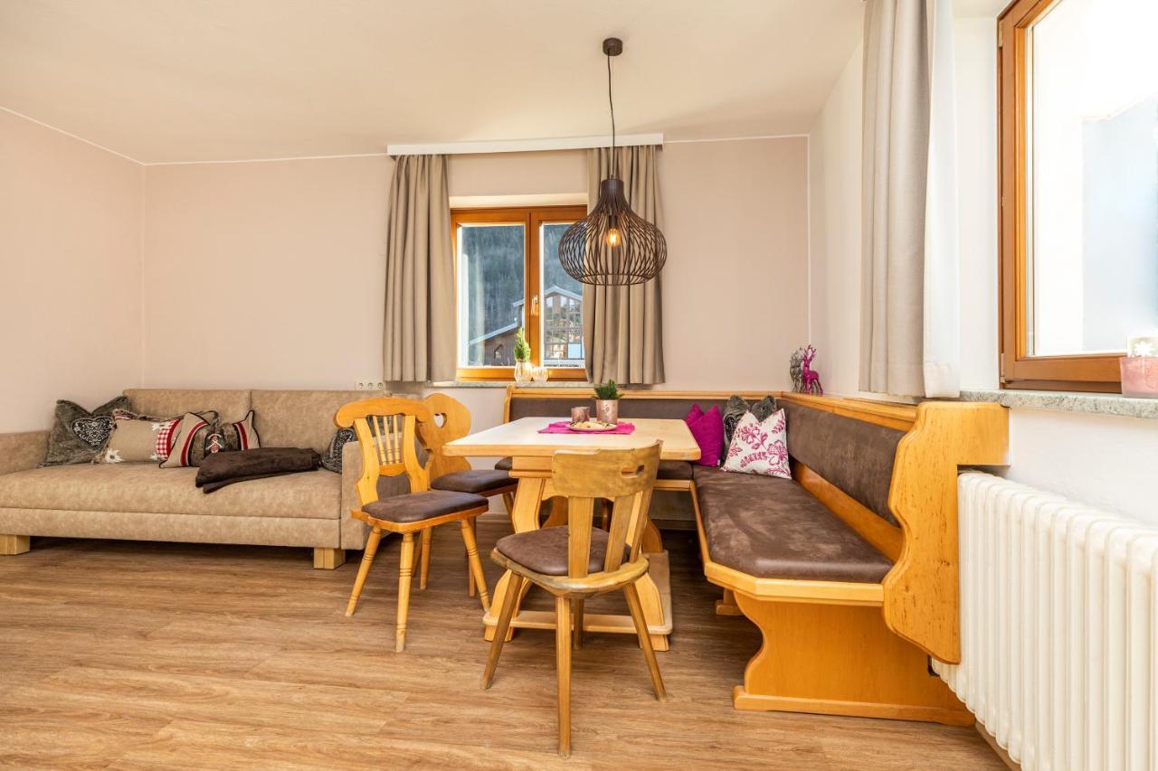 Herzerl-Chalet Appartements Флахау Екстериор снимка