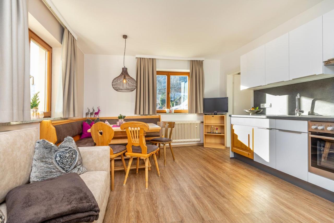 Herzerl-Chalet Appartements Флахау Екстериор снимка